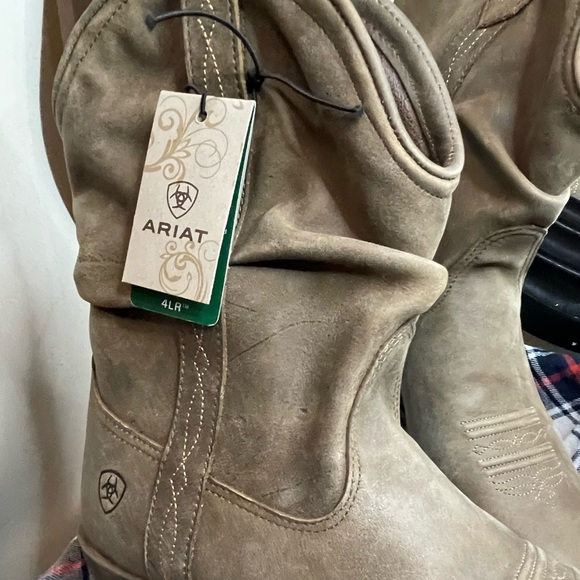 Ariat Boots, 9.5 - Picture 7 of 7